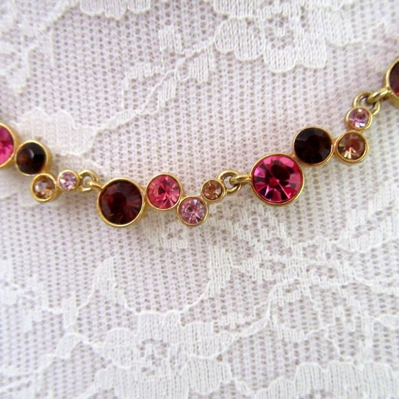 Pink to deep rose rhinestone choker necklace - Picture 4 of 8